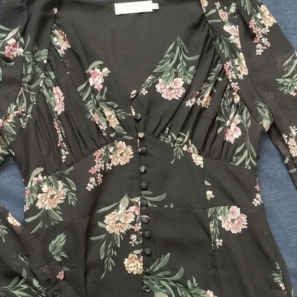 Dress - Picture 2 of 3